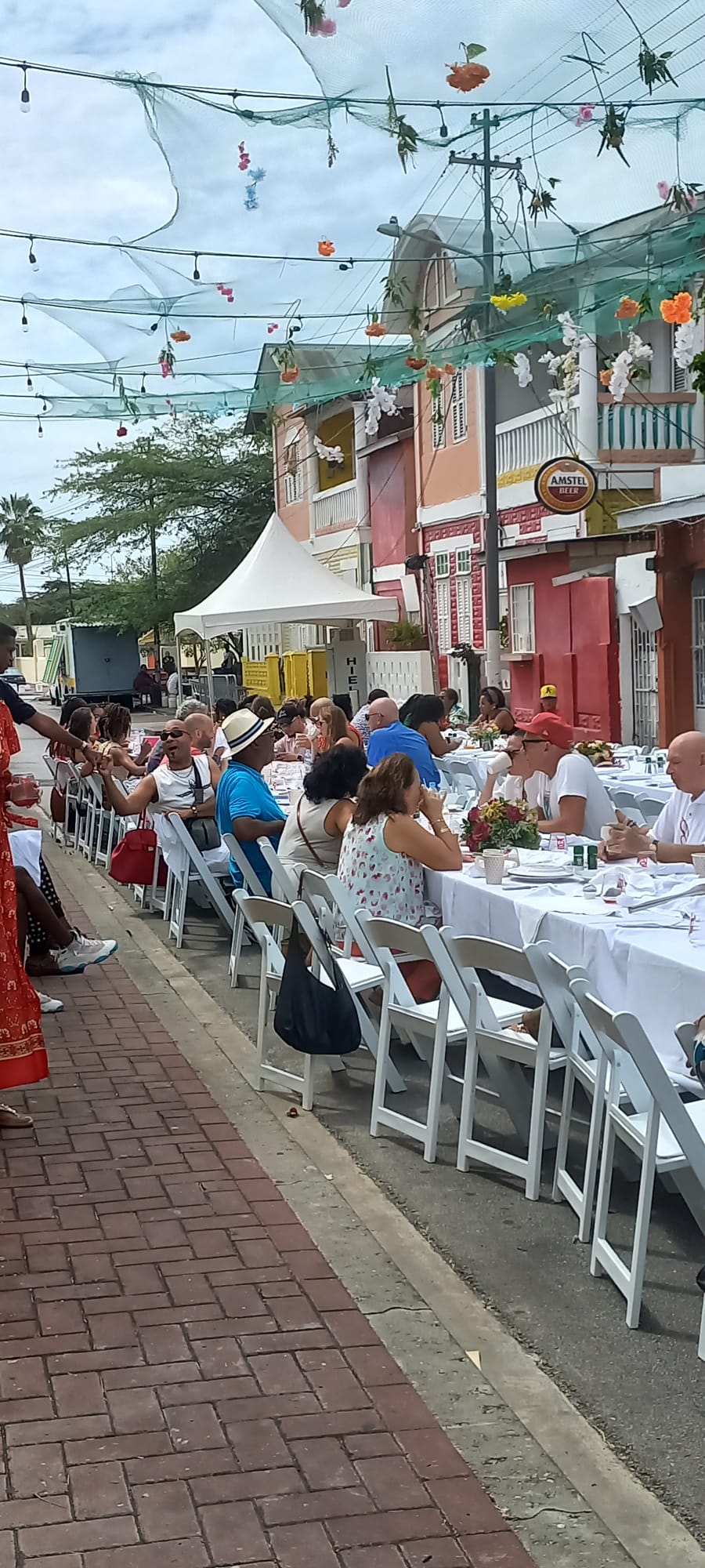 Freedom meal in Bargestraat Curacao
